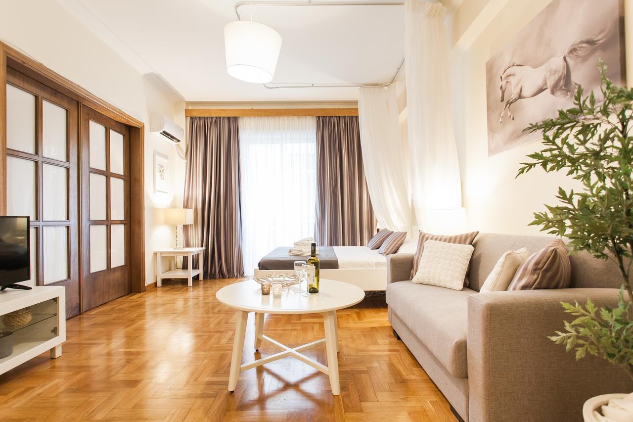 Athenian By Livin Urbban Apartmán *
